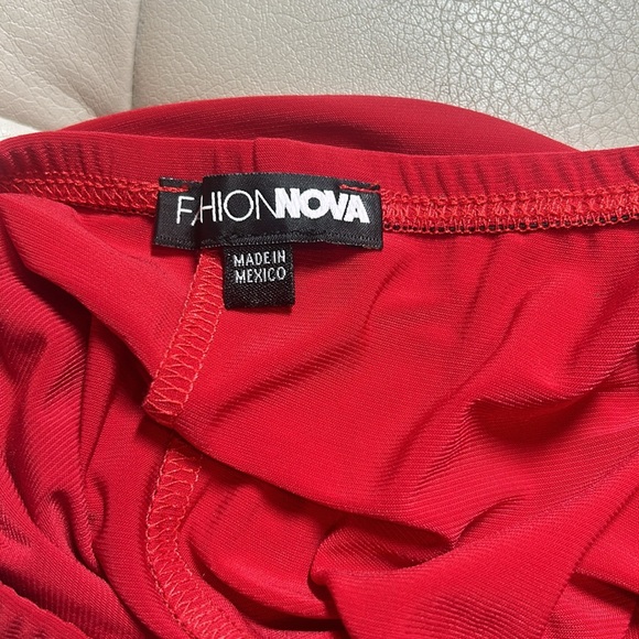 Red strapless, mini dress. Great condition size medium. - Picture 5 of 7